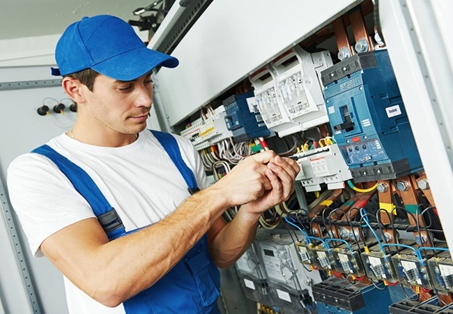 Thợ sửa điện nước quận 6 v&agrave; quy tr&igrave;nh l&agrave;m việc b&agrave;i bản