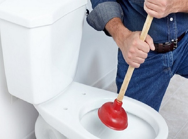 Những nguy&ecirc;n nh&acirc;n l&agrave;m cho bồn cầu bị tắc