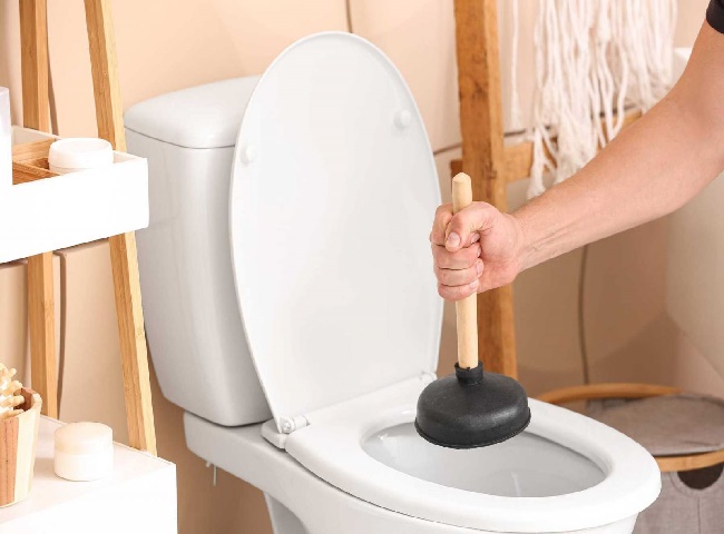 Dịch vụ th&ocirc;ng tắc bồn cầu Quận 6 